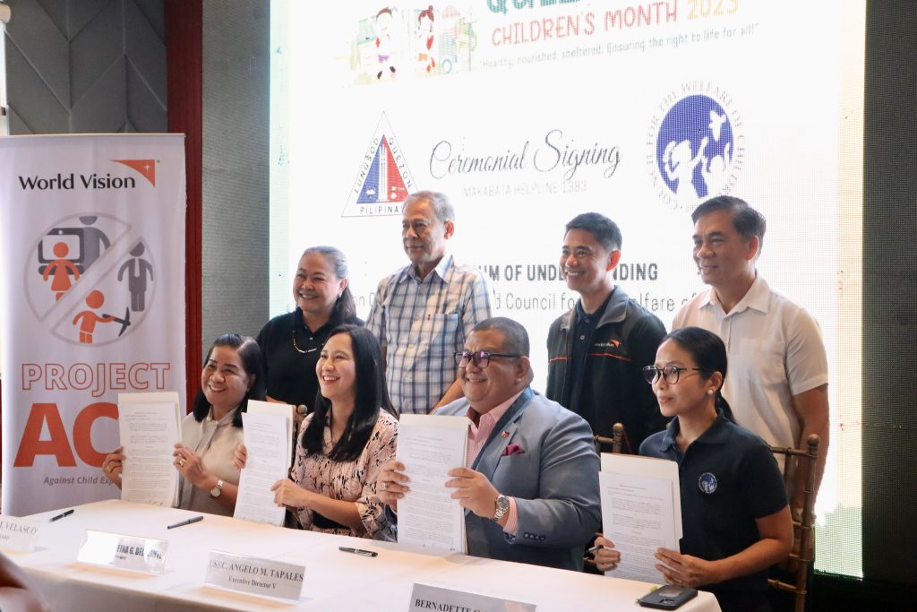 Ceremonial signing between the Quezon City LGU and Council for the Welfare of Children for the Makabata Helpline 1383!
